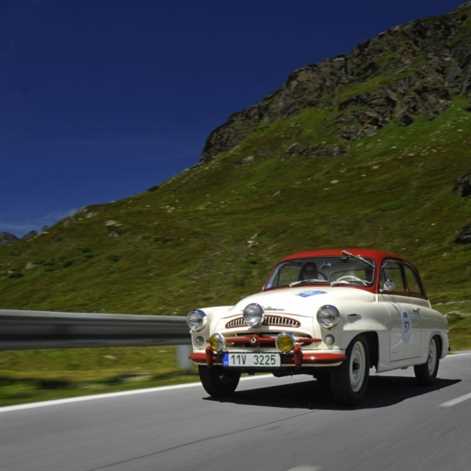 ŠKODA wysyła wyjątkowy duet na piątą edycję rajdu samochodów klasycznych Bodensee Klassik. 